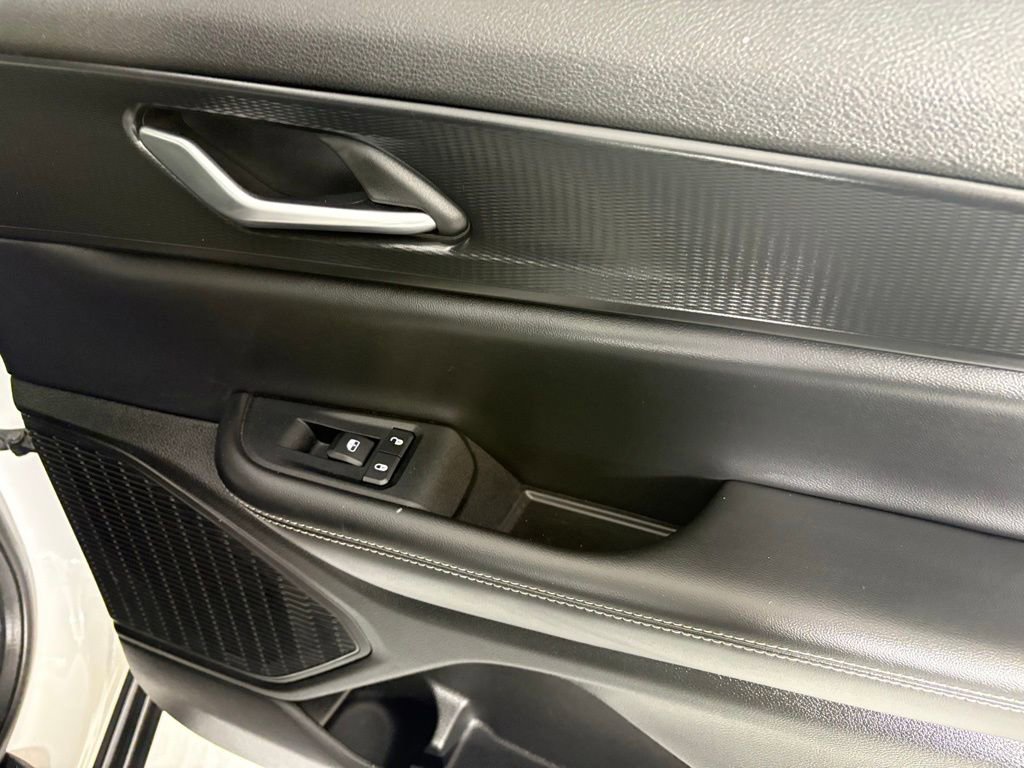 Used 2023 Jeep Grand Cherokee L Laredo AWD/4WD image 19