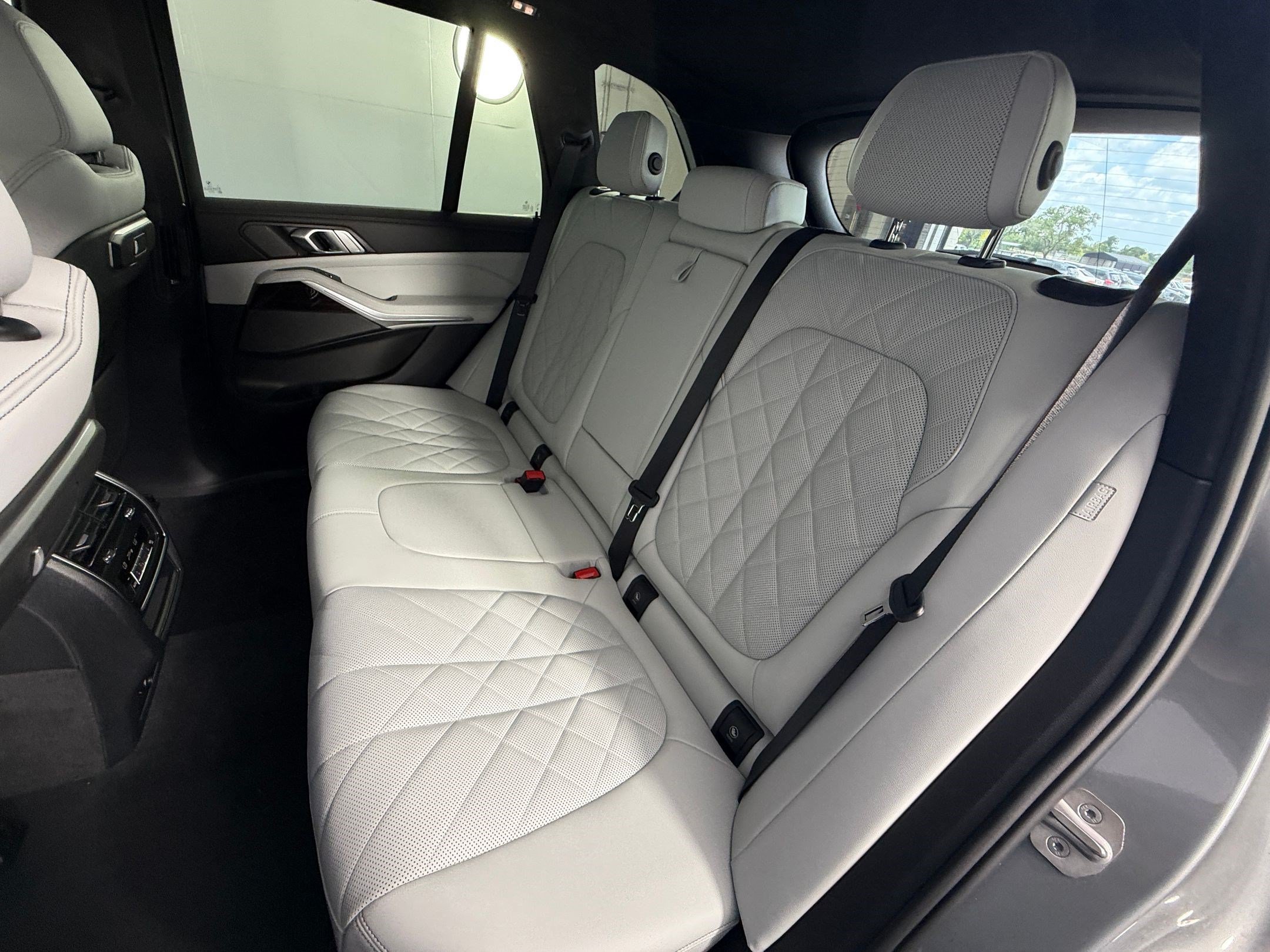 Used 2024 BMW X5 sDrive40i w/ Premium Package RWD image 21