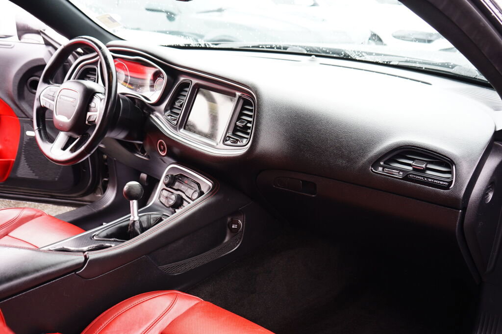 Used 2015 Dodge Challenger R/T Plus image 11