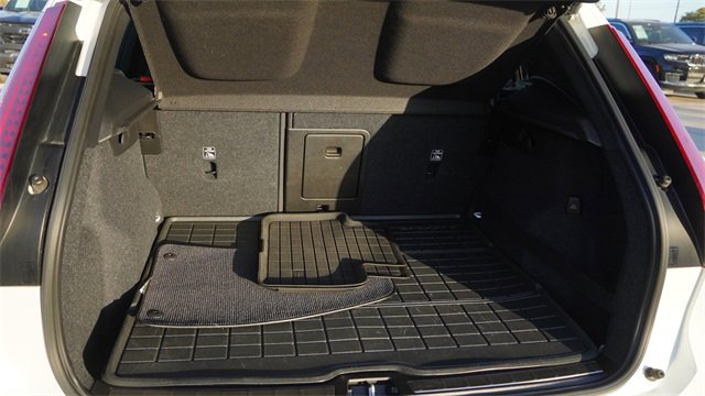 Used 2021 Volvo XC40 T5 Inscription w/ Advanced Package image 13