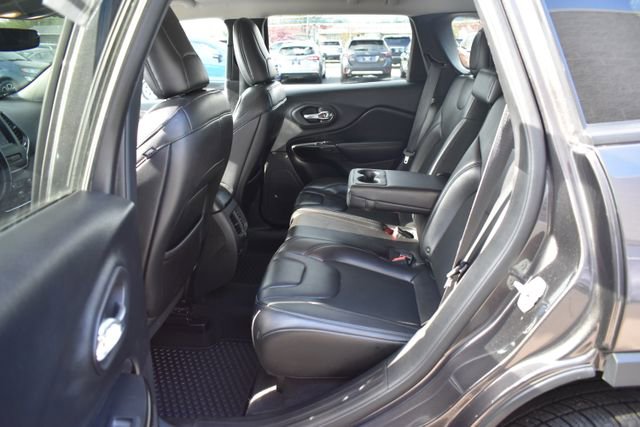 Used 2019 Jeep Cherokee Latitude Plus AWD/4WD image 33