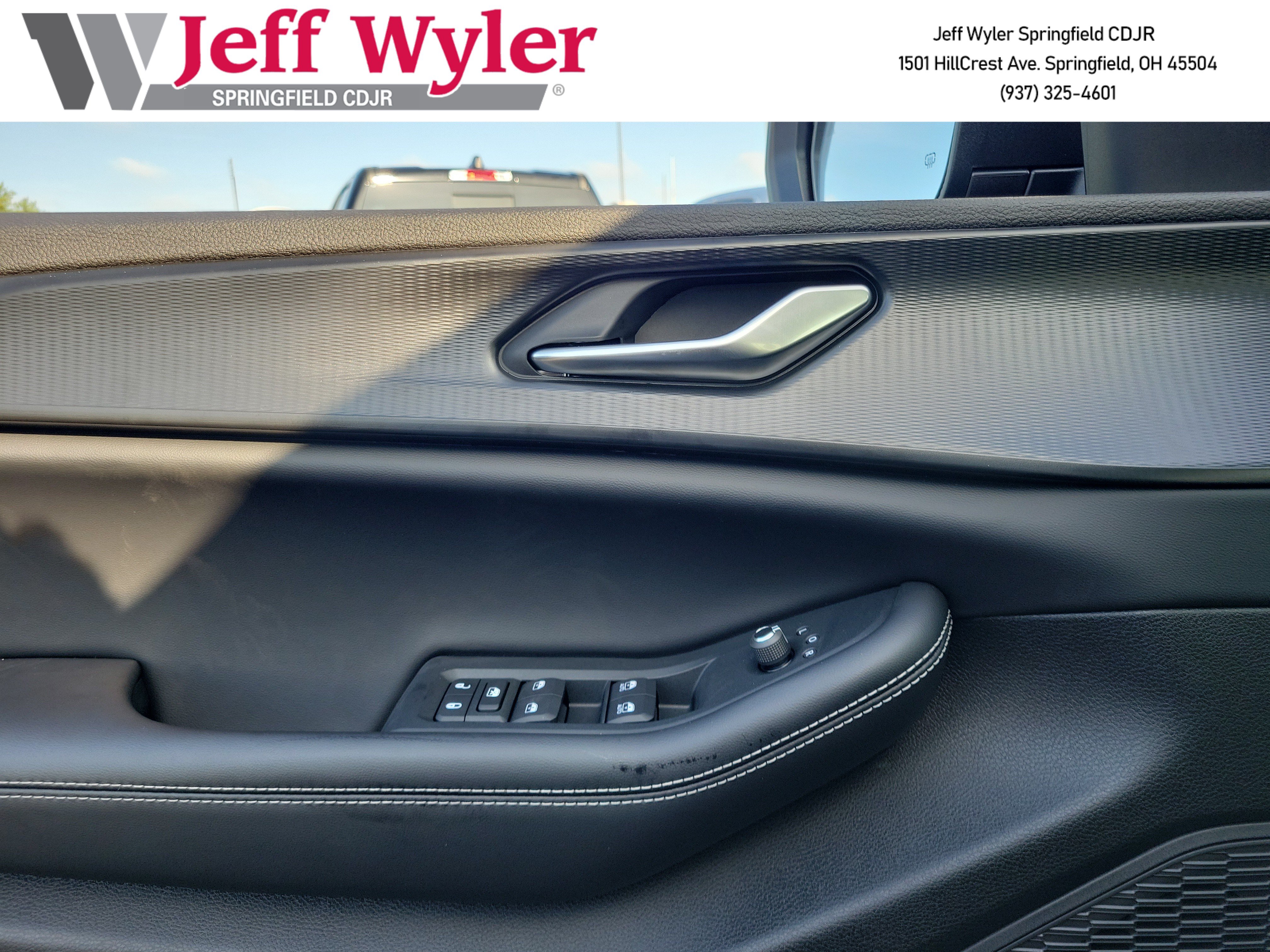 New 2026 Jeep Grand Cherokee Laredo AWD/4WD image 15