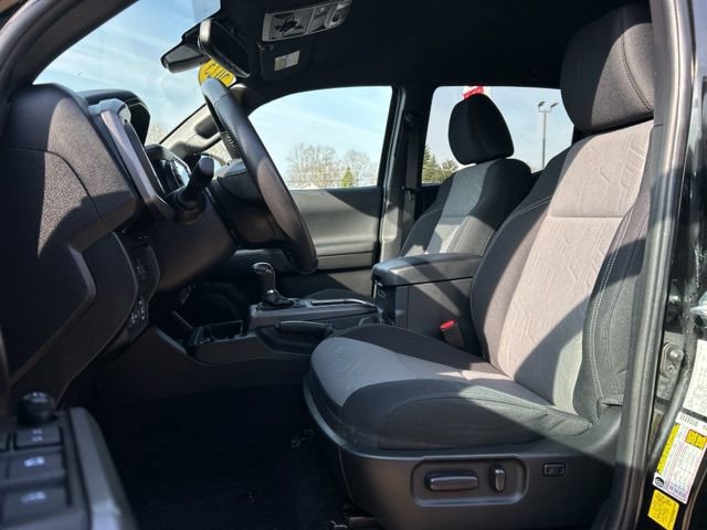 Used 2023 Toyota Tacoma TRD Off-Road w/ Advanced Technology Package image 23