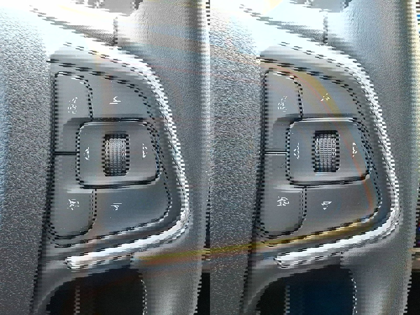 Certified 2023 Buick Envision Preferred w/ Sport Touring Package image 18