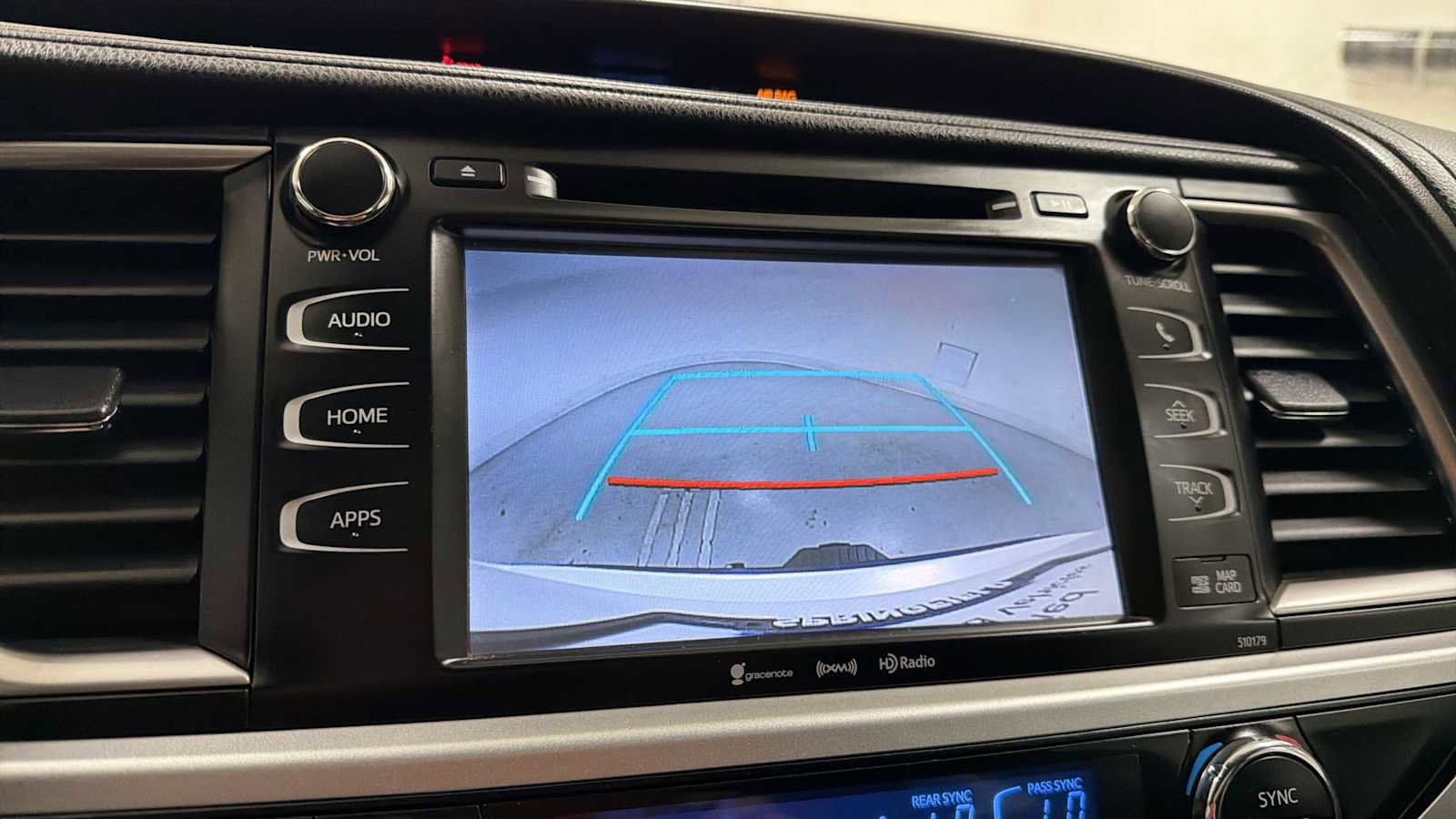 Certified 2017 Toyota Highlander SE AWD/4WD image 19