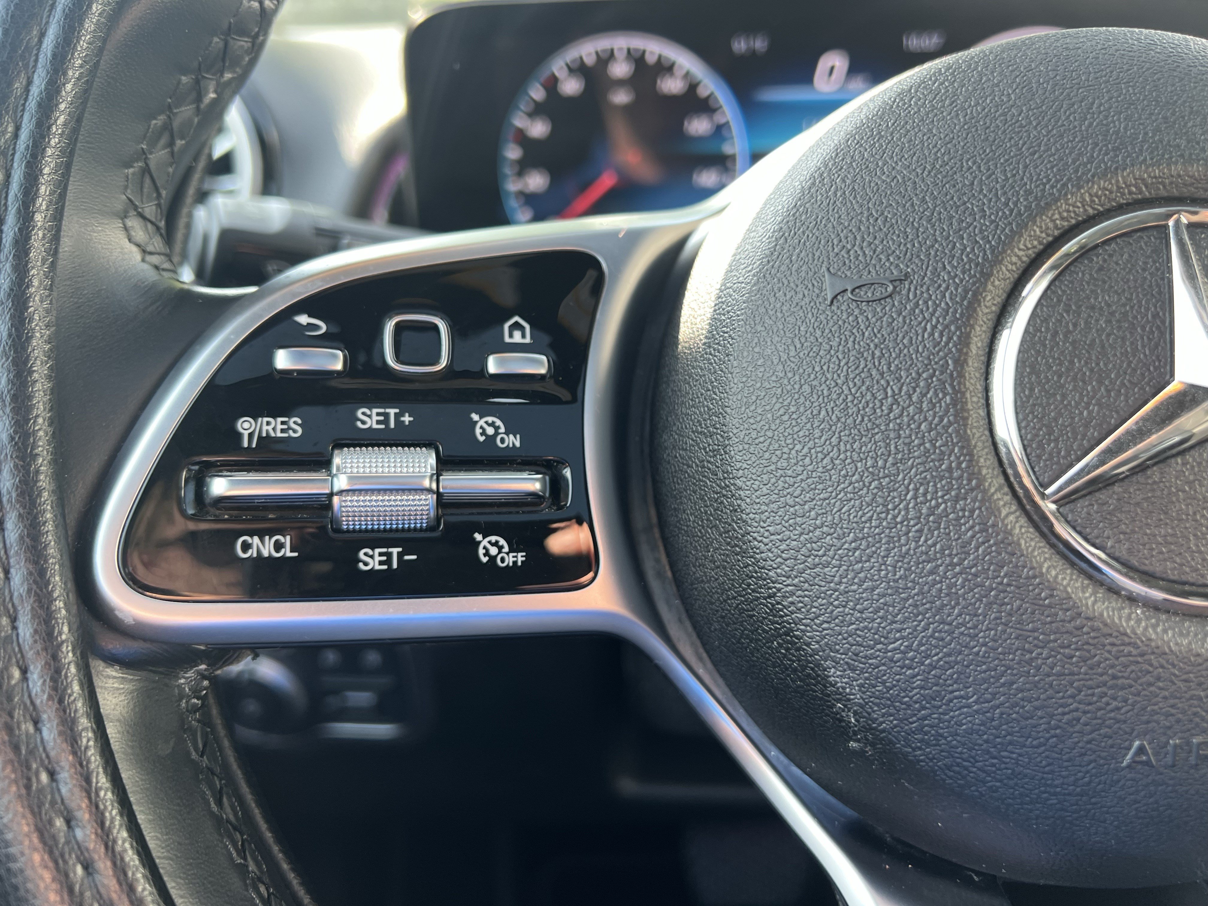 Certified 2022 Mercedes-Benz GLB 250 4MATIC image 21