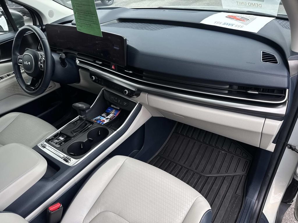 New 2025 Kia Carnival SX Prestige FWD image 19