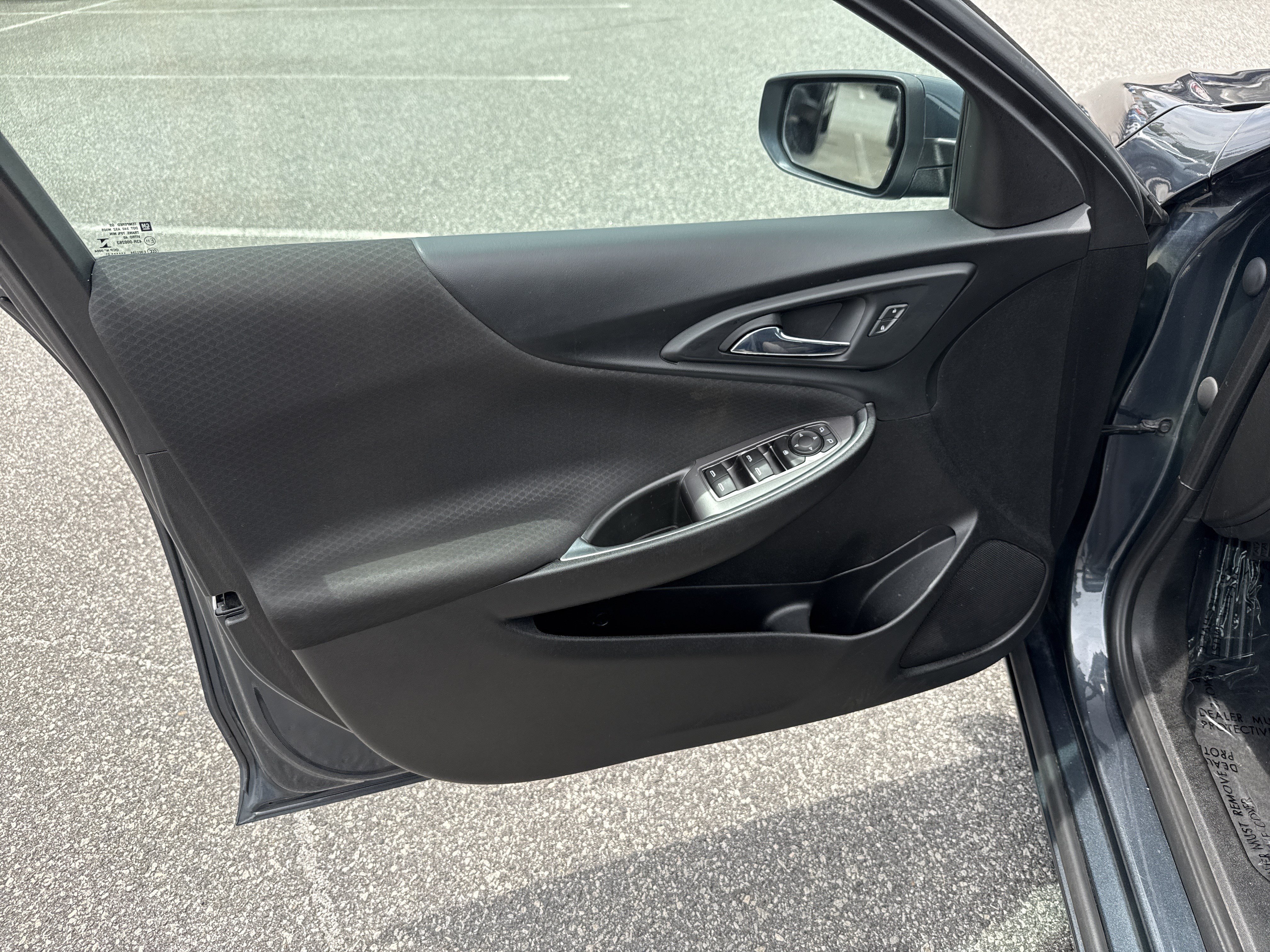 Used 2021 Chevrolet Malibu LT FWD image 18