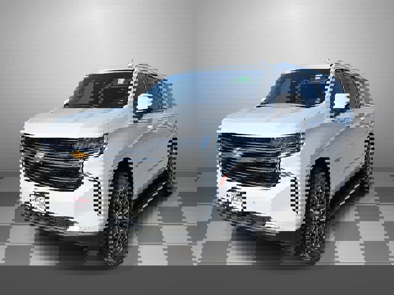 Used 2022 Chevrolet Suburban LT w/ Luxury Package image 3