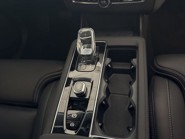 New 2025 Volvo XC90 T8 Ultra w/ Protection Package Premier image 24