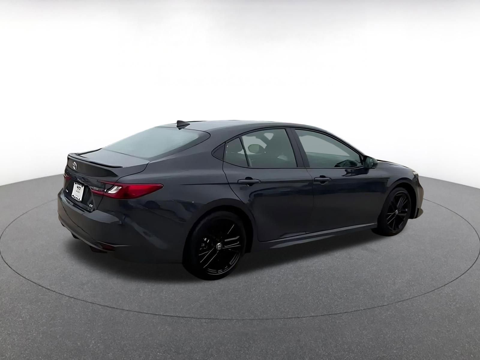Used 2025 Toyota Camry SE FWD image 14