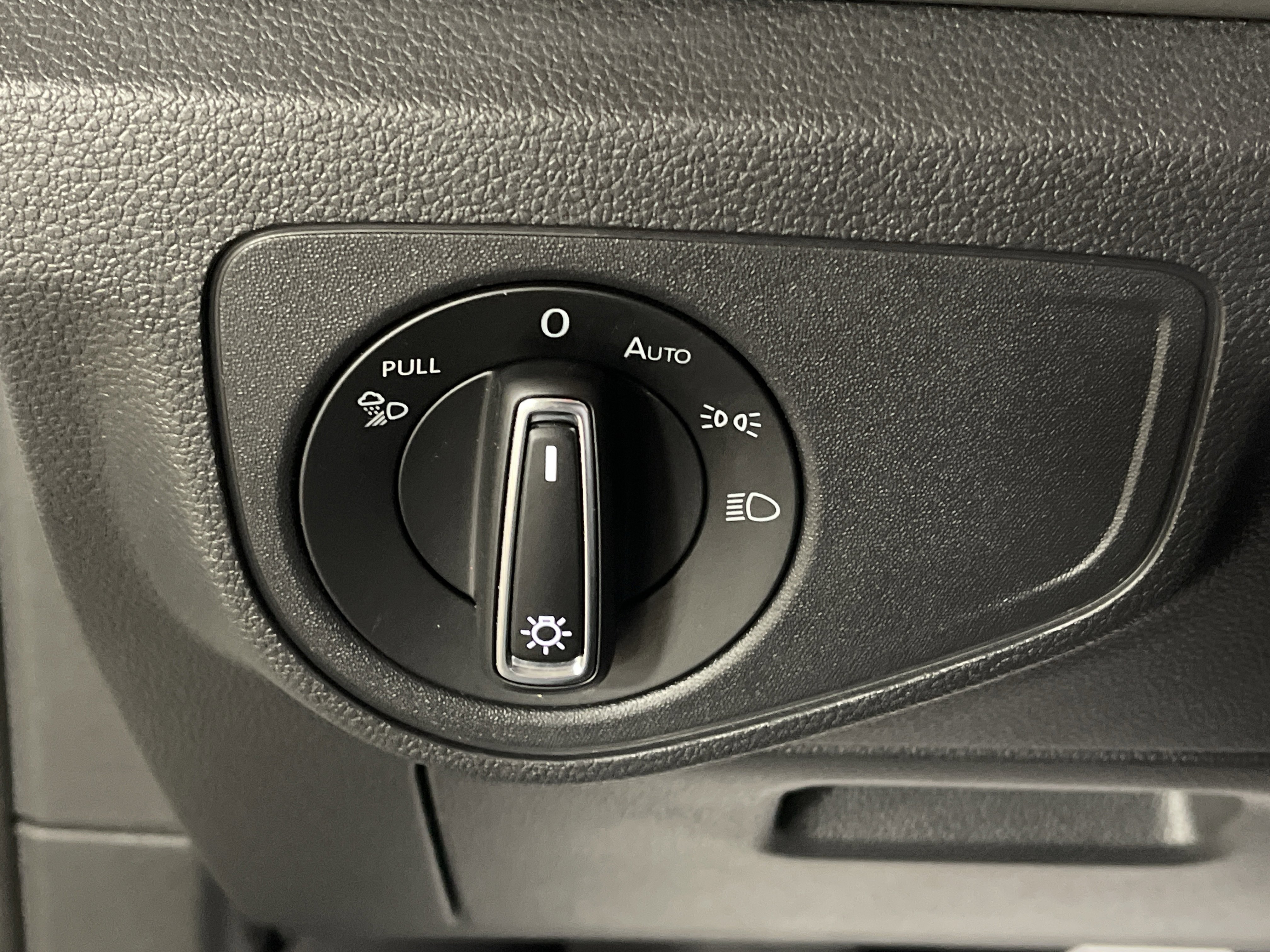 Used 2023 Volkswagen Atlas SE image 22