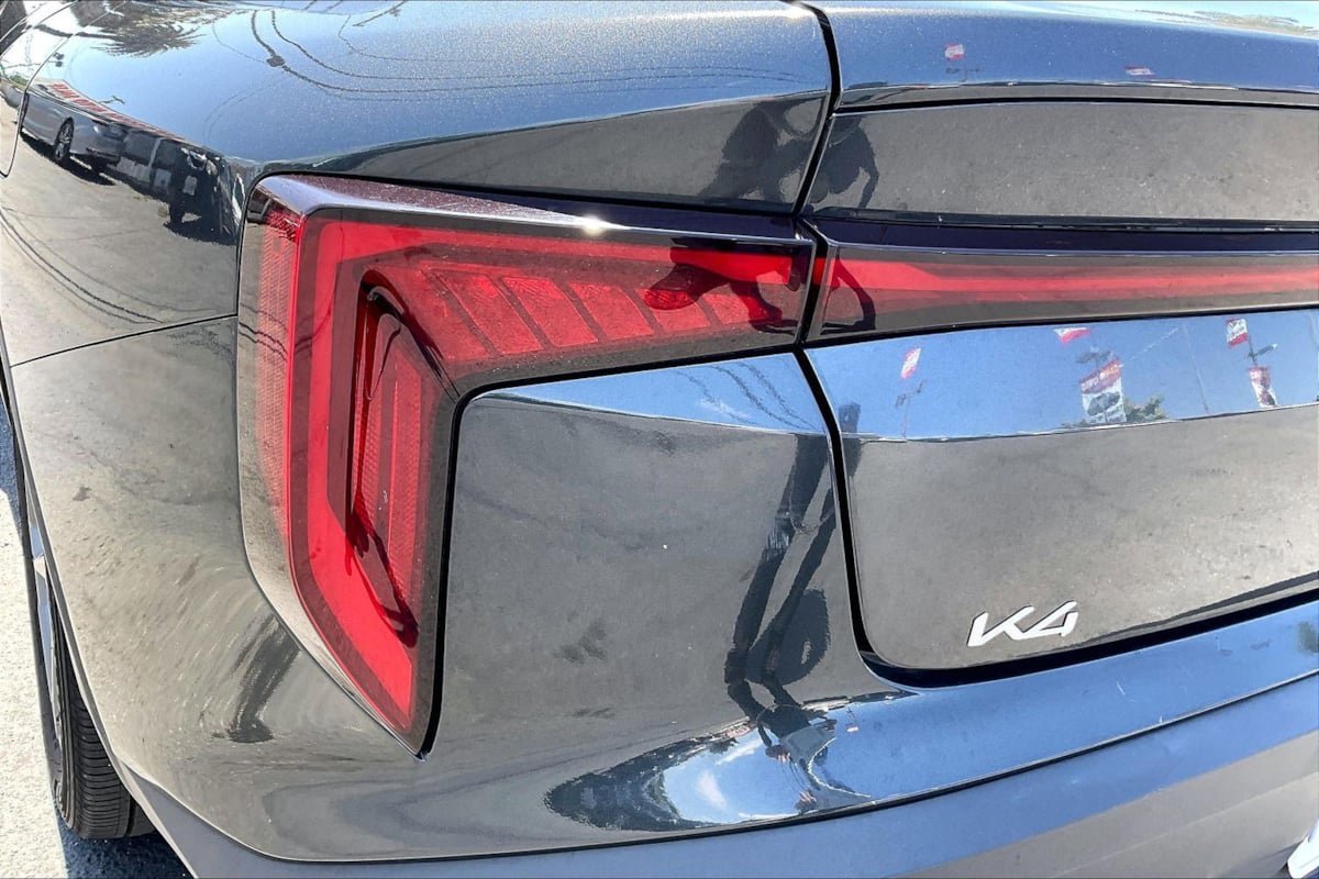 Used 2025 Kia K4 FWD image 29