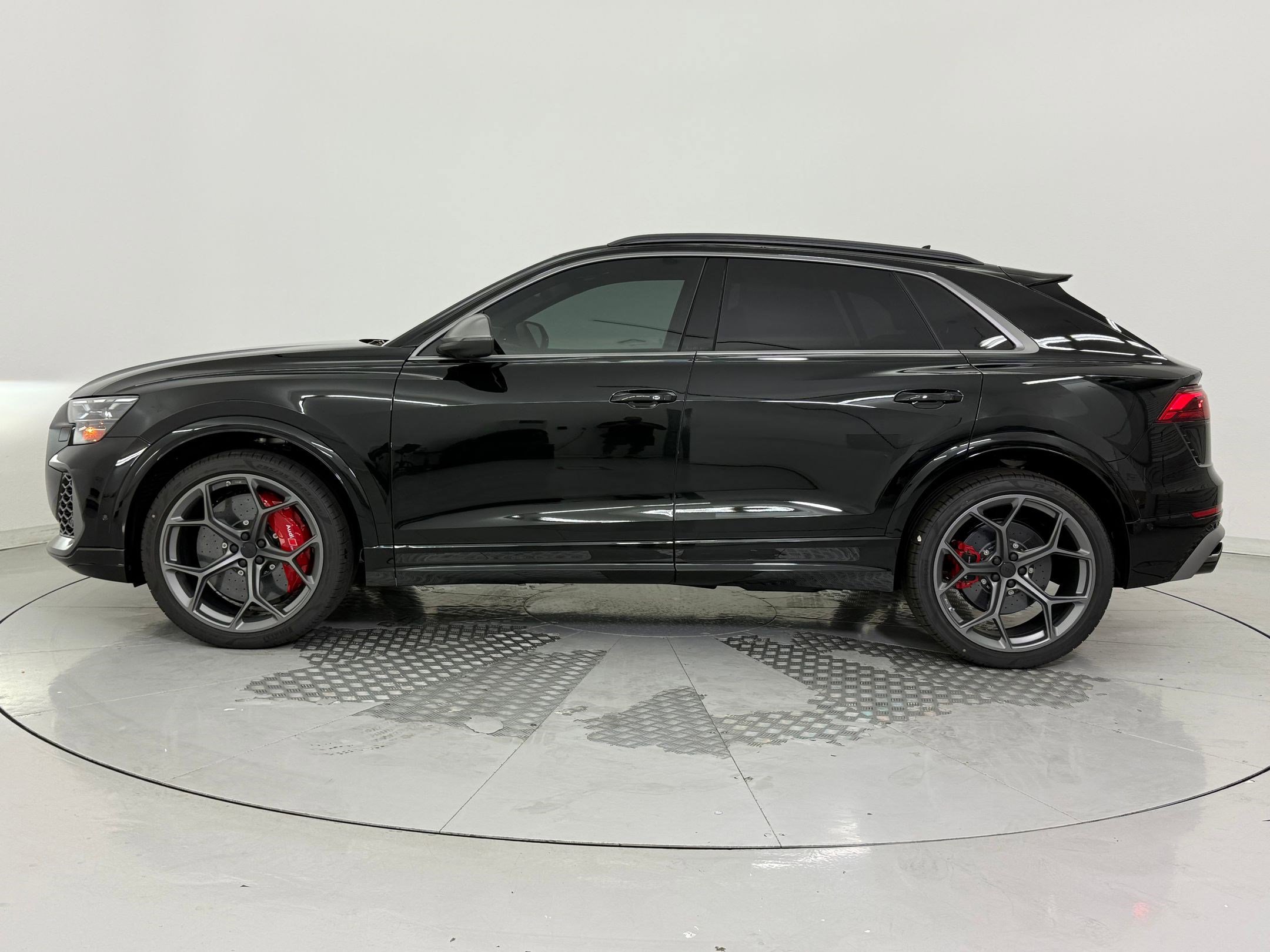 New 2026 Audi RS Q8 performance AWD/4WD image 2