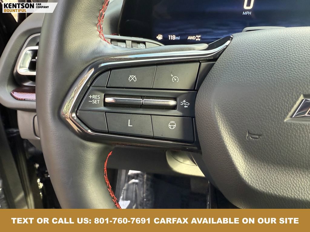 Used 2024 Chevrolet Traverse RS image 18