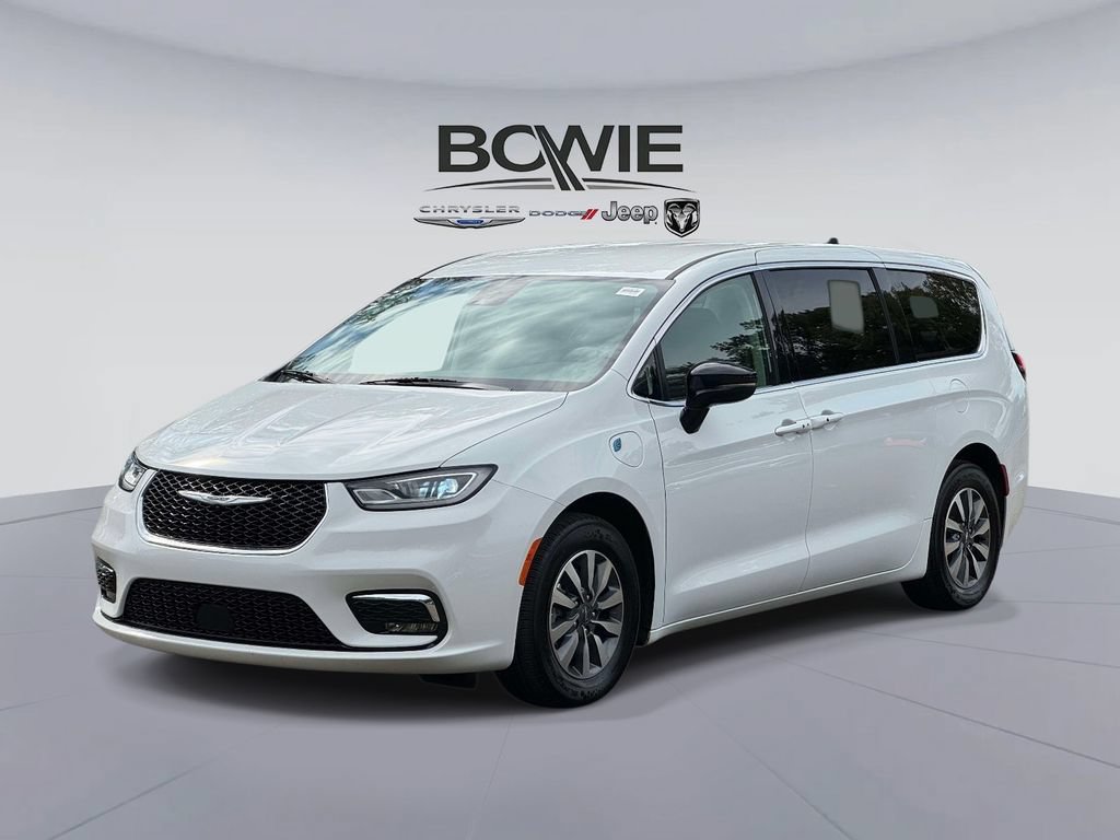 Used 2024 Chrysler Pacifica Limited FWD image 5
