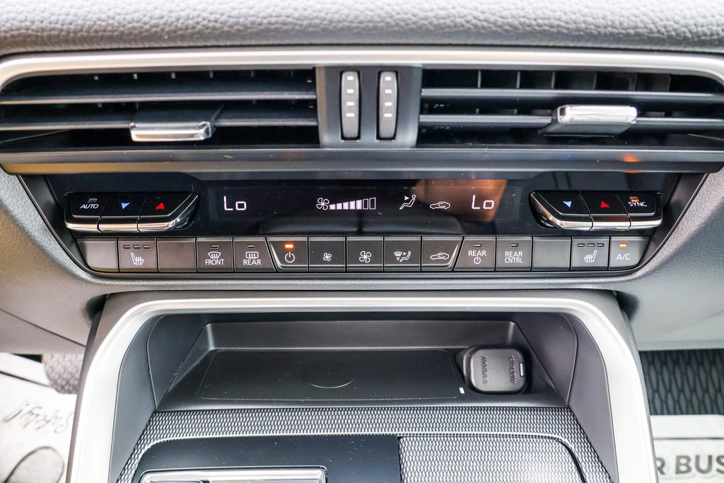 Used 2025 MAZDA CX-70 Plug-In Hybrid w/ Premium Pkg image 36