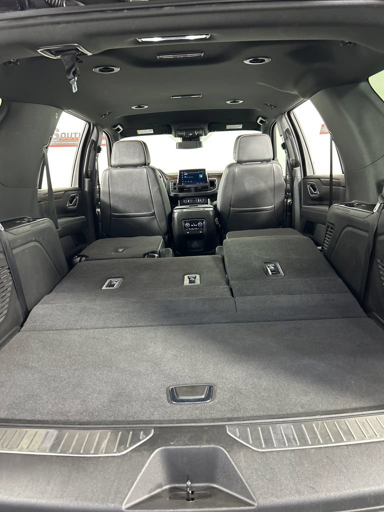 Used 2024 Chevrolet Tahoe Premier AWD/4WD image 23