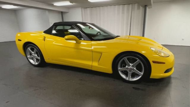 Used 2006 Chevrolet Corvette Convertible w/ Preferred Equipment Group RWD image 2