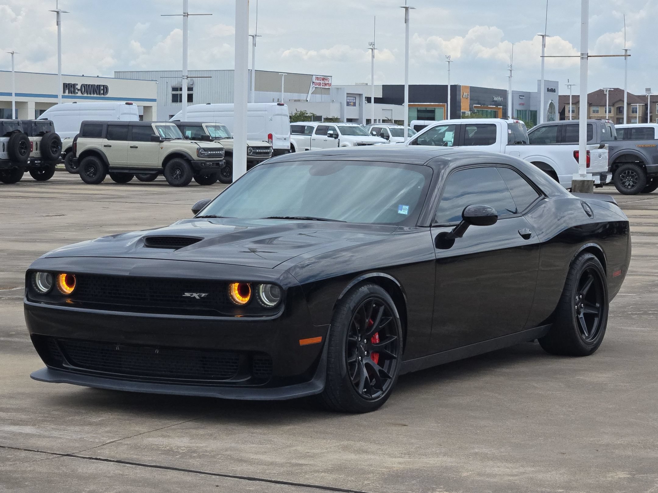 Used 2016 Dodge Challenger SRT Hellcat RWD image 7