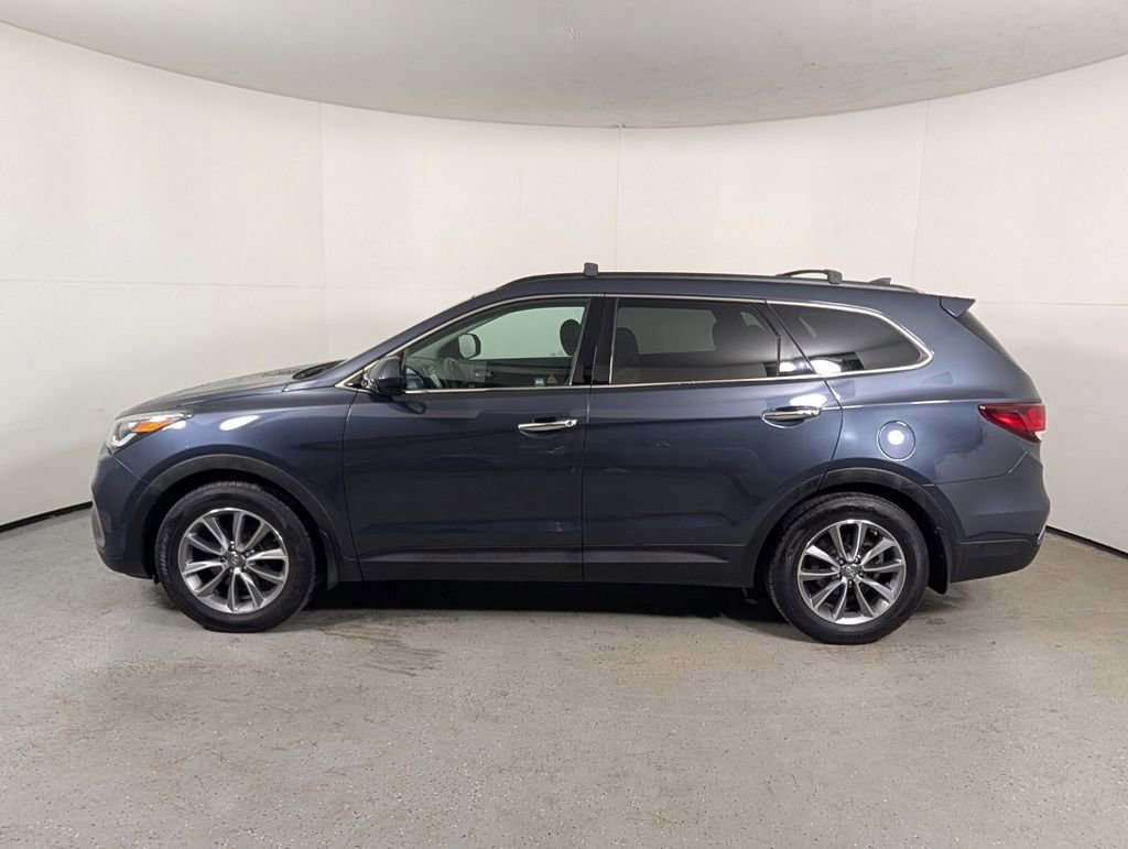 Used 2018 Hyundai Santa Fe SE image 4