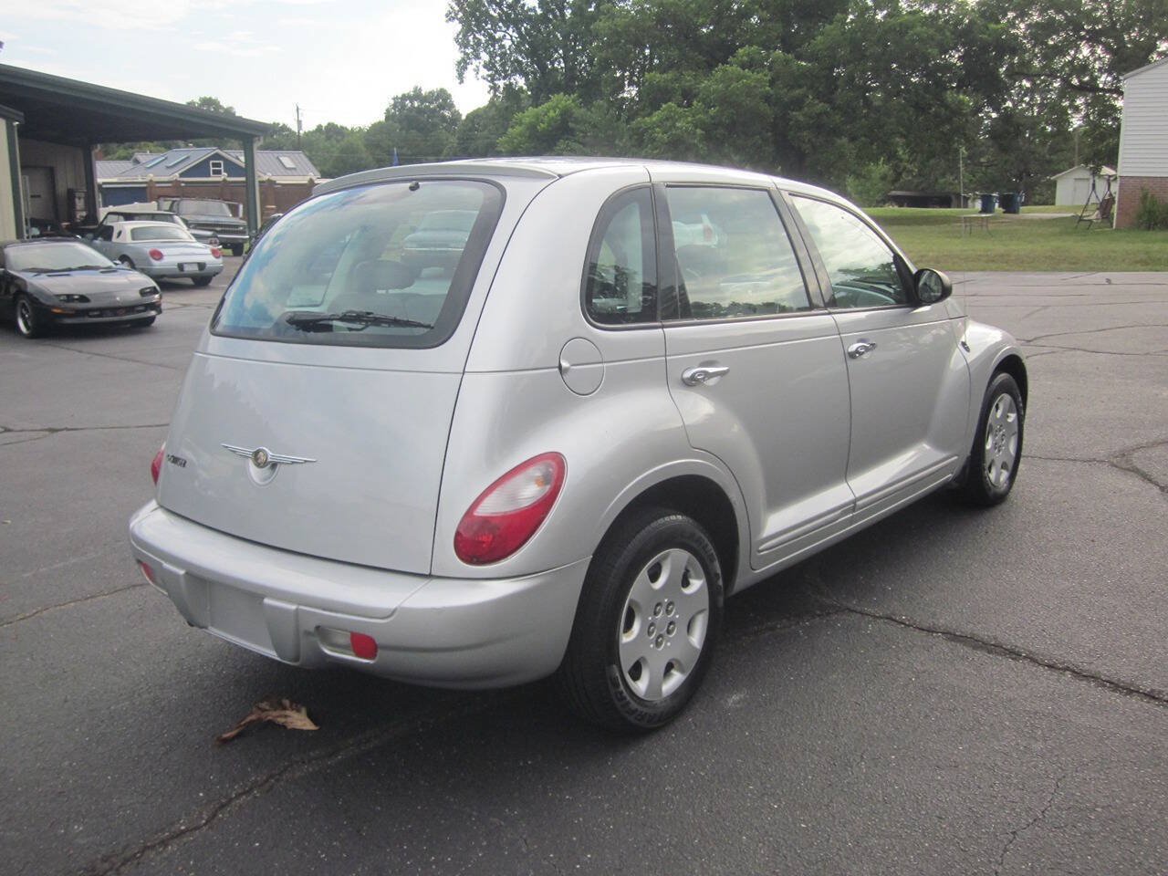 Used 2008 Chrysler PT Cruiser FWD image 6