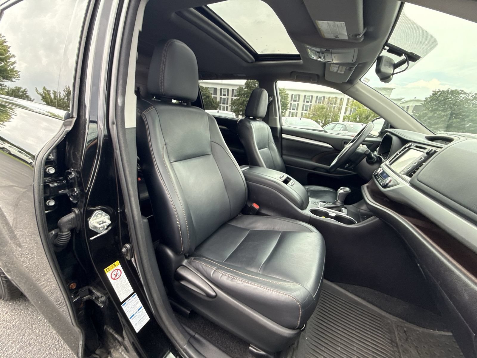 Used 2015 Toyota Highlander XLE AWD/4WD image 27