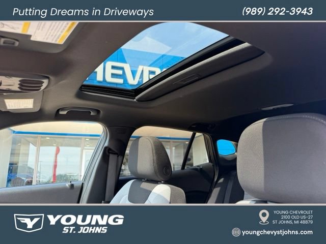 Certified 2024 Chevrolet Trax RS w/ Sunroof Package FWD image 25