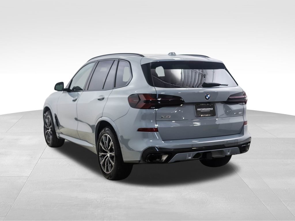 New 2026 BMW X5 xDrive40i w/ Executive Package image 3