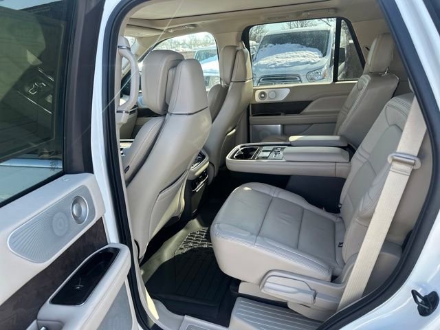 Used 2020 Lincoln Navigator Reserve w/ Luxury Package image 28