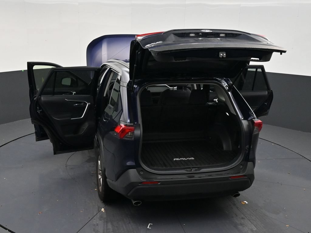 Used 2025 Toyota RAV4 XLE AWD/4WD image 32