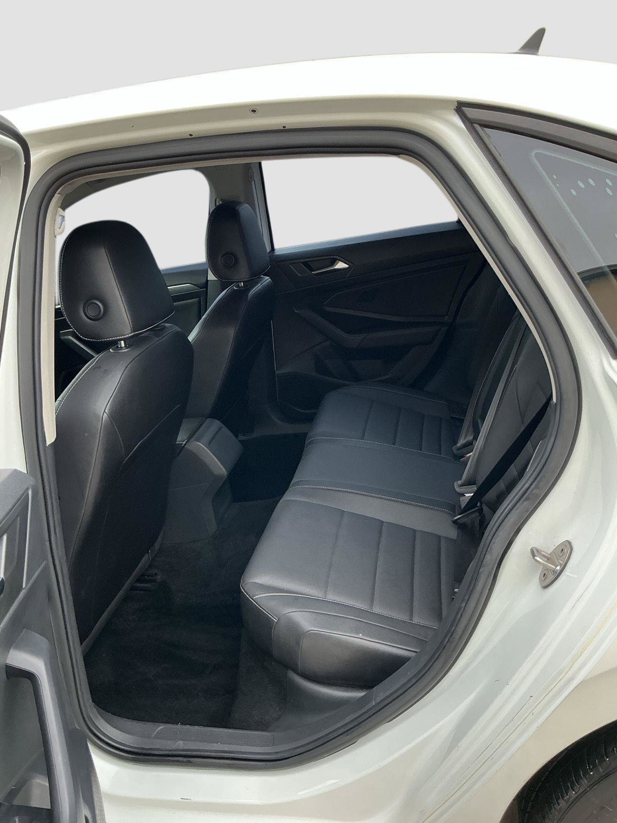 Used 2022 Volkswagen Jetta SE FWD image 18