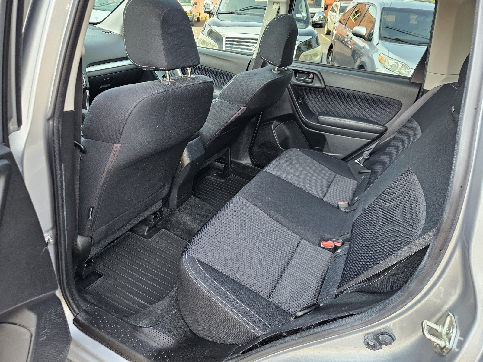 Used 2018 Subaru Forester 2.5i Premium w/ All-Weather Package AWD/4WD image 11