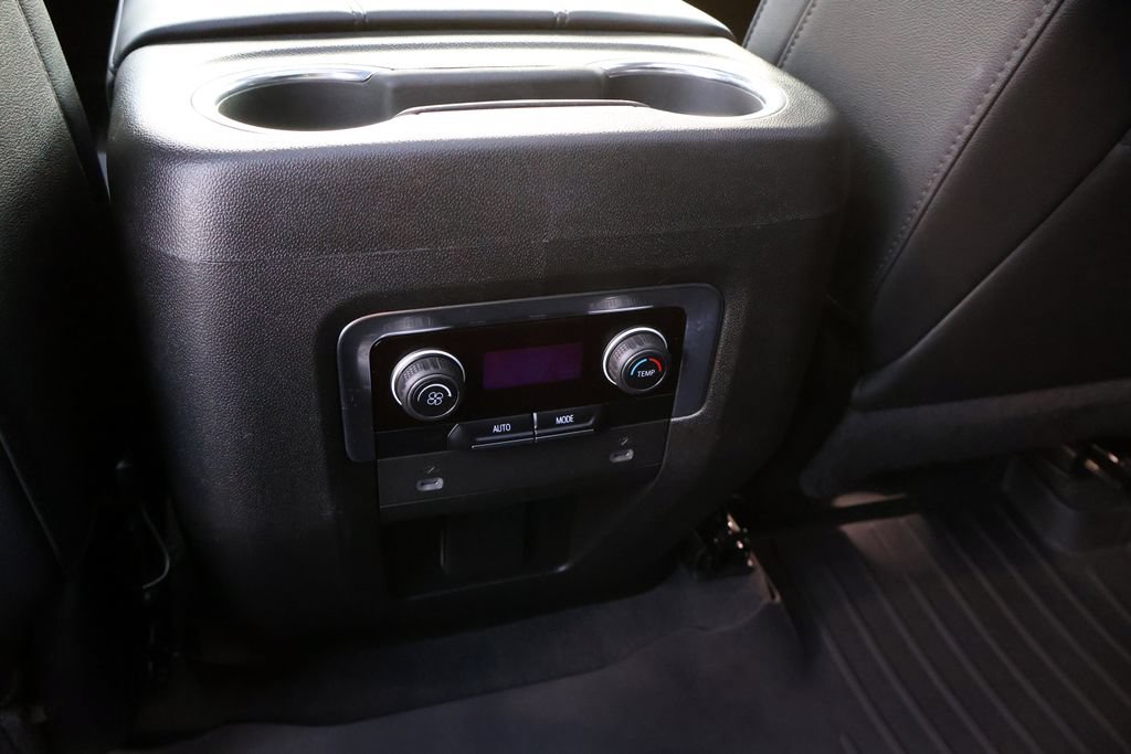 Used 2022 Chevrolet Tahoe LT AWD/4WD image 16