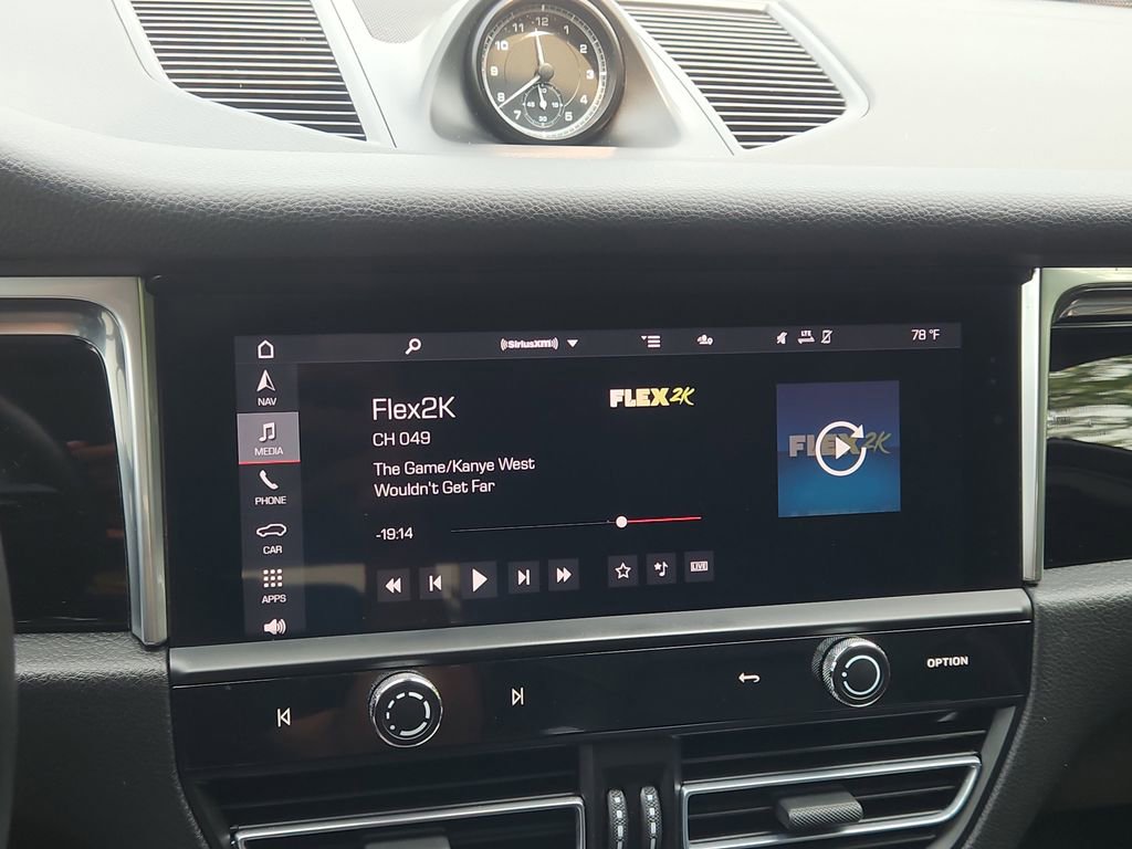 Used 2023 Porsche Macan image 26