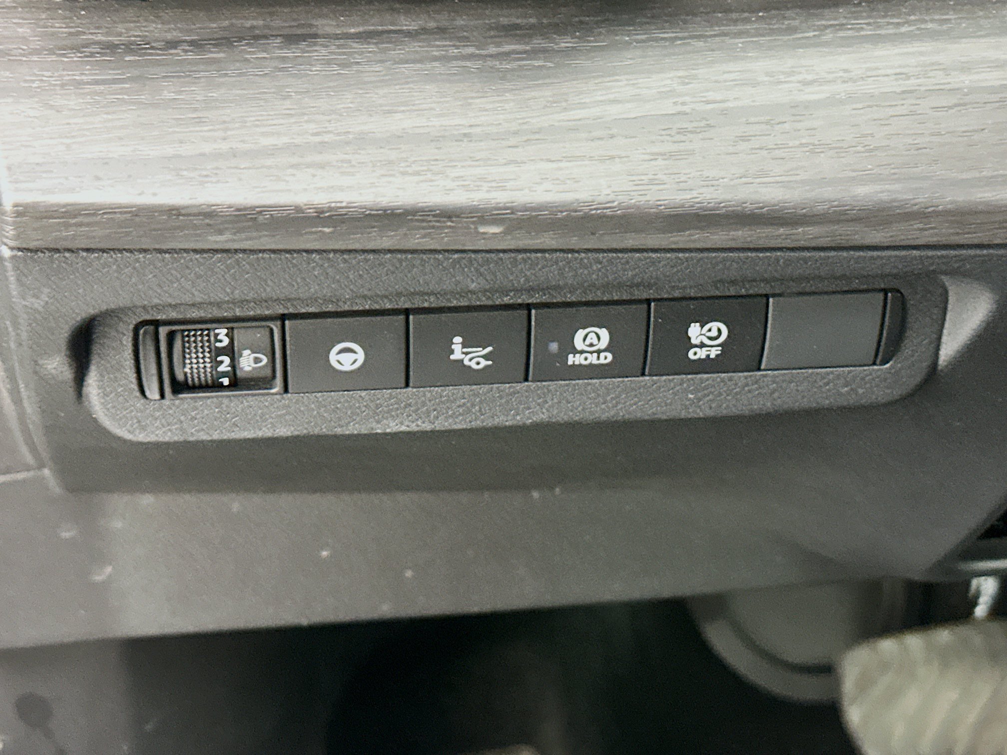 Used 2024 Nissan Ariya AWD image 17