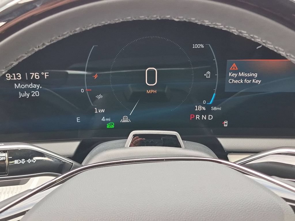 Used 2027 Cadillac Optiq Luxury RWD image 11