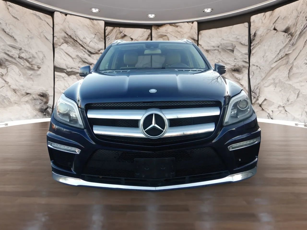 Used 2013 Mercedes-Benz GL 550 4MATIC image 2