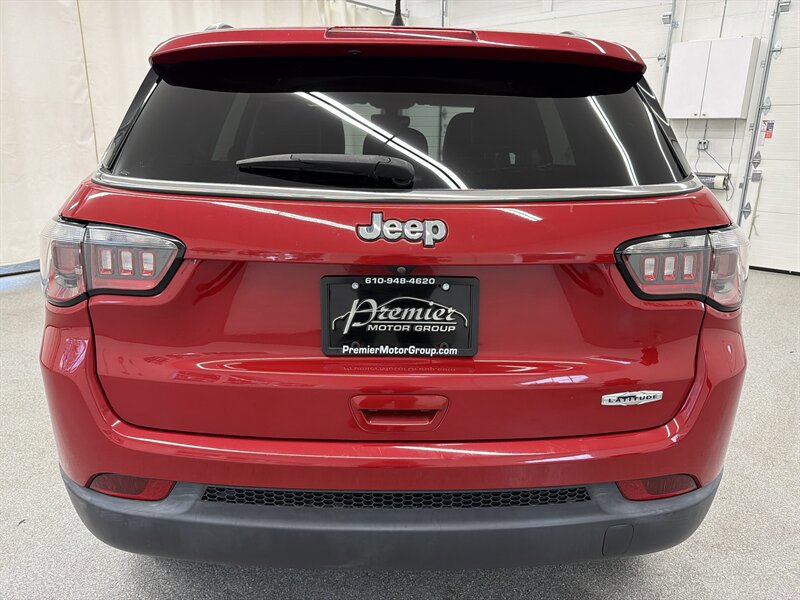 Used 2019 Jeep Compass Latitude w/ Cold Weather Group FWD image 6