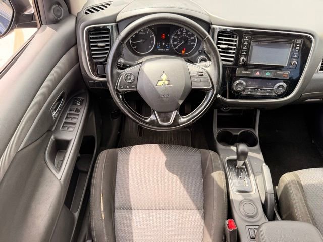 Used 2016 Mitsubishi Outlander SE FWD image 13