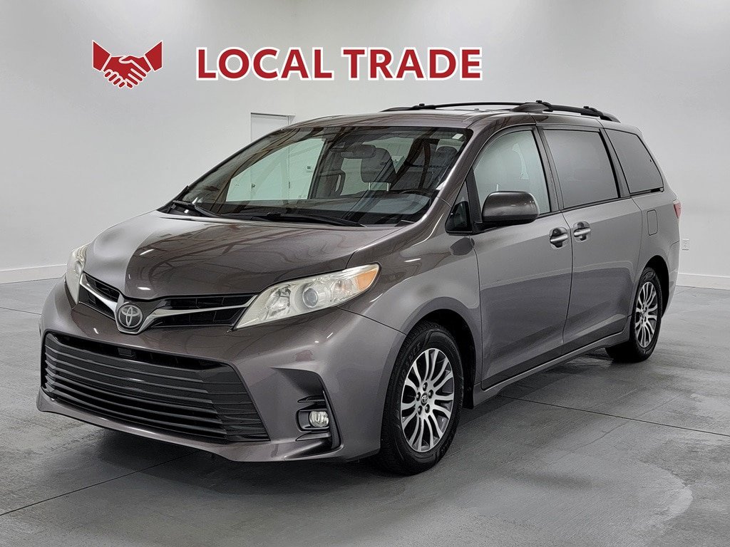 Used 2019 Toyota Sienna XLE Premium FWD image 4