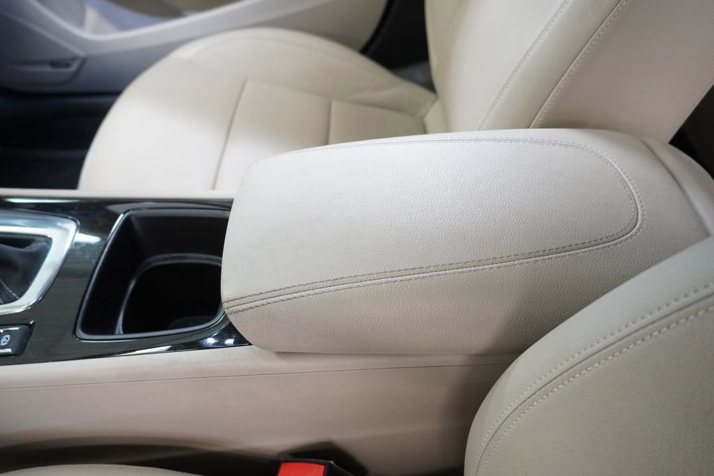 Used 2018 Buick Regal Essence w/ Driver Confidence Package #1 image 22