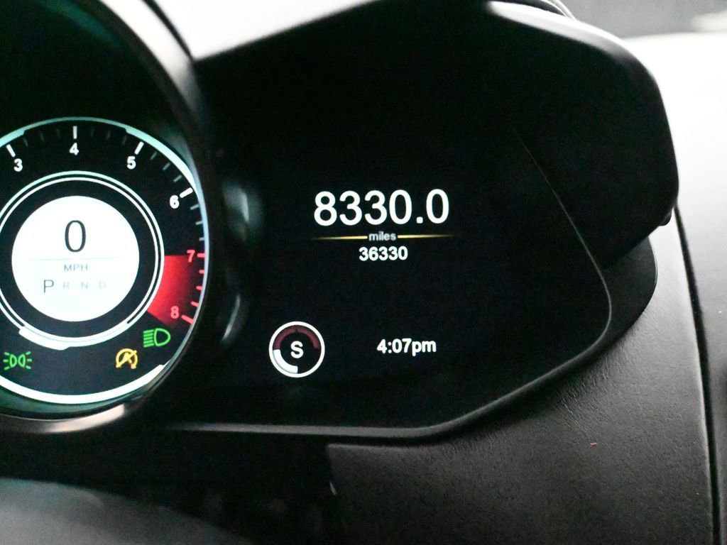 Used 2019 Aston Martin V8 Vantage Coupe image 25