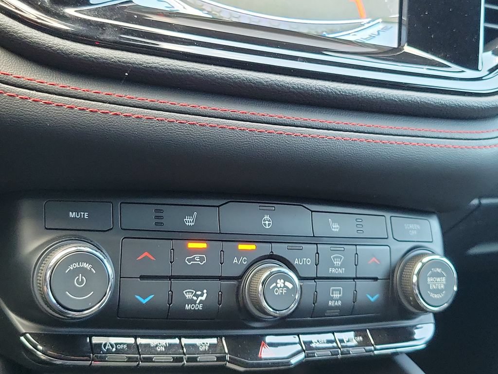 Used 2023 Dodge Durango GT RWD image 26