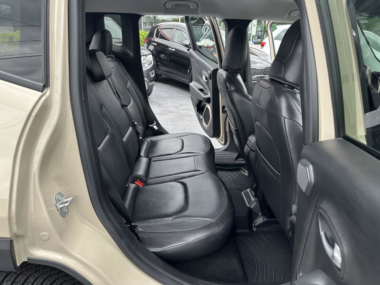 Used 2015 Jeep Renegade Limited AWD/4WD image 37
