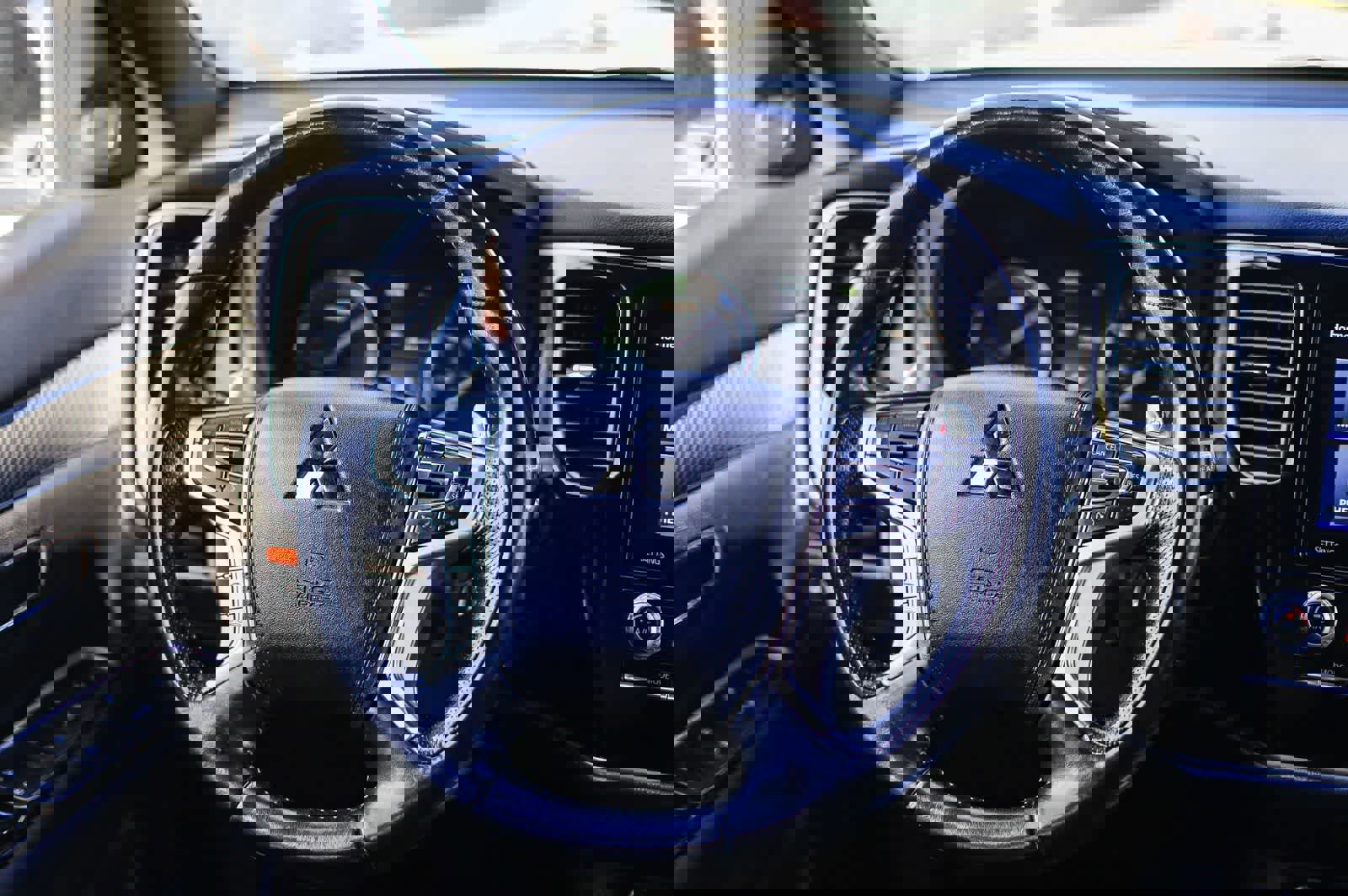 Used 2022 Mitsubishi Outlander LE image 15