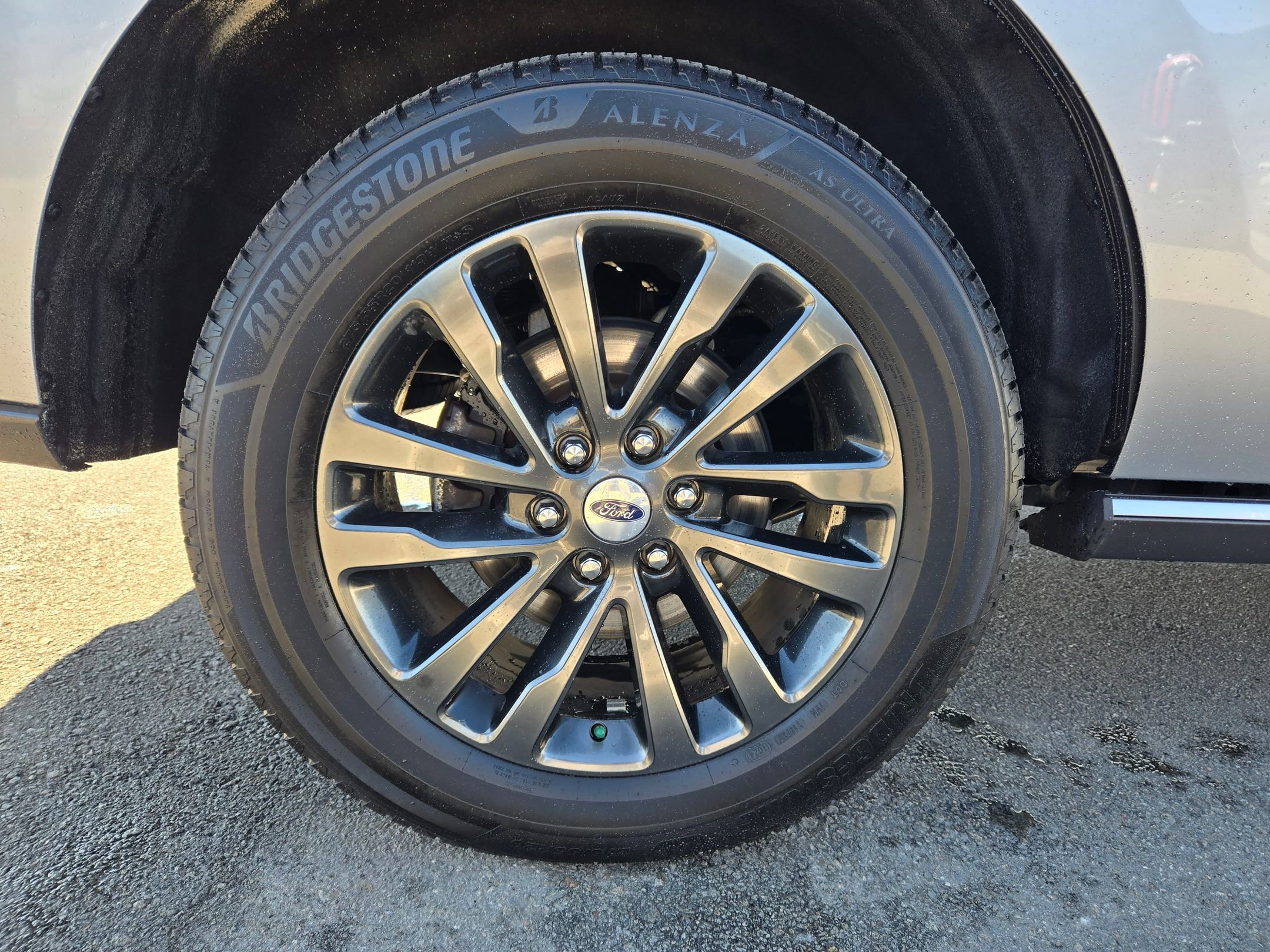 Used 2021 Ford Expedition Limited image 17