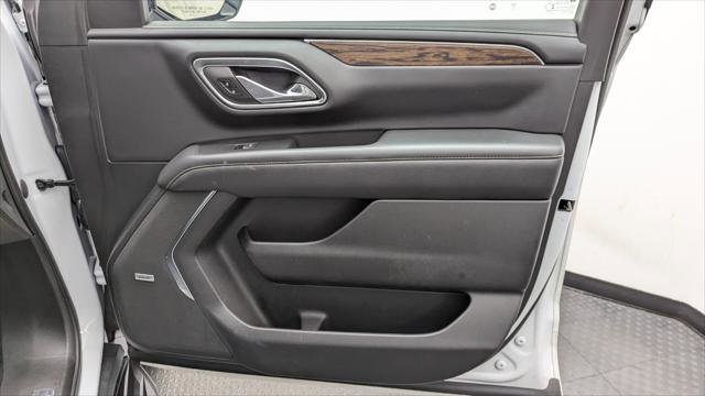 Used 2023 Chevrolet Suburban Premier image 26