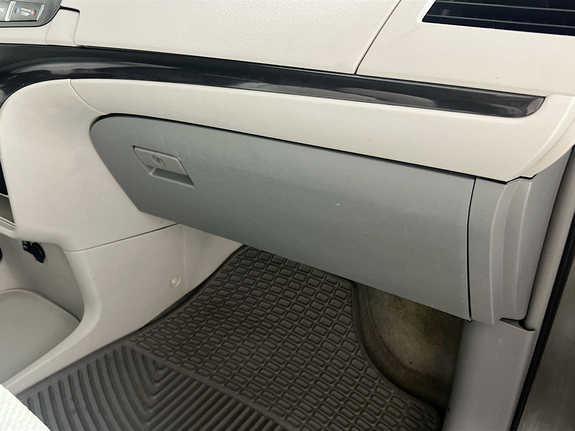 Used 2013 Toyota Sienna LE w/ Towing Pkg image 33