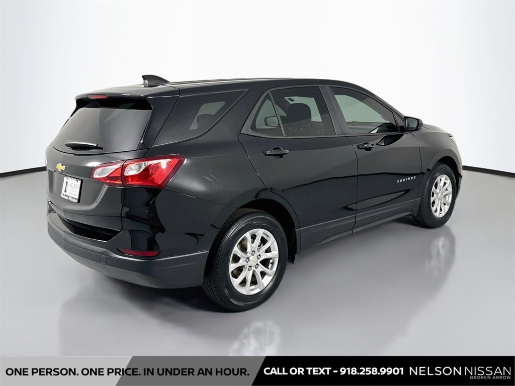 Used 2020 Chevrolet Equinox LS w/ LS Convenience Package FWD image 5
